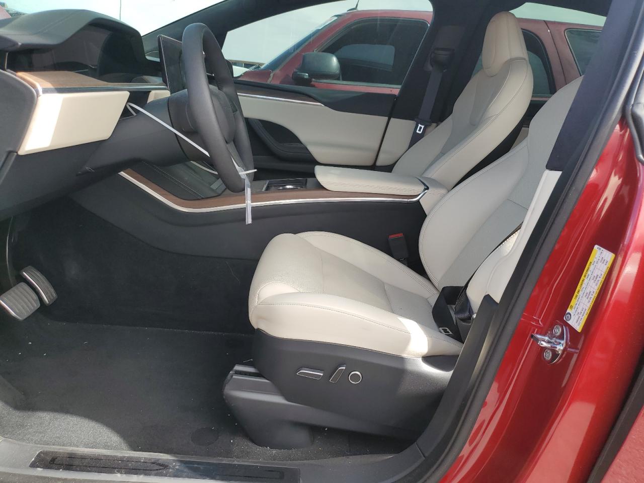 2024 TESLA MODEL X  VIN:7SAXCAE5XRF447002
