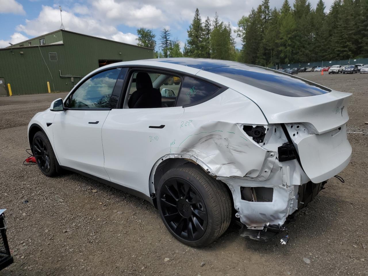 2023 TESLA MODEL Y  VIN:7SAYGDEE0PF676070