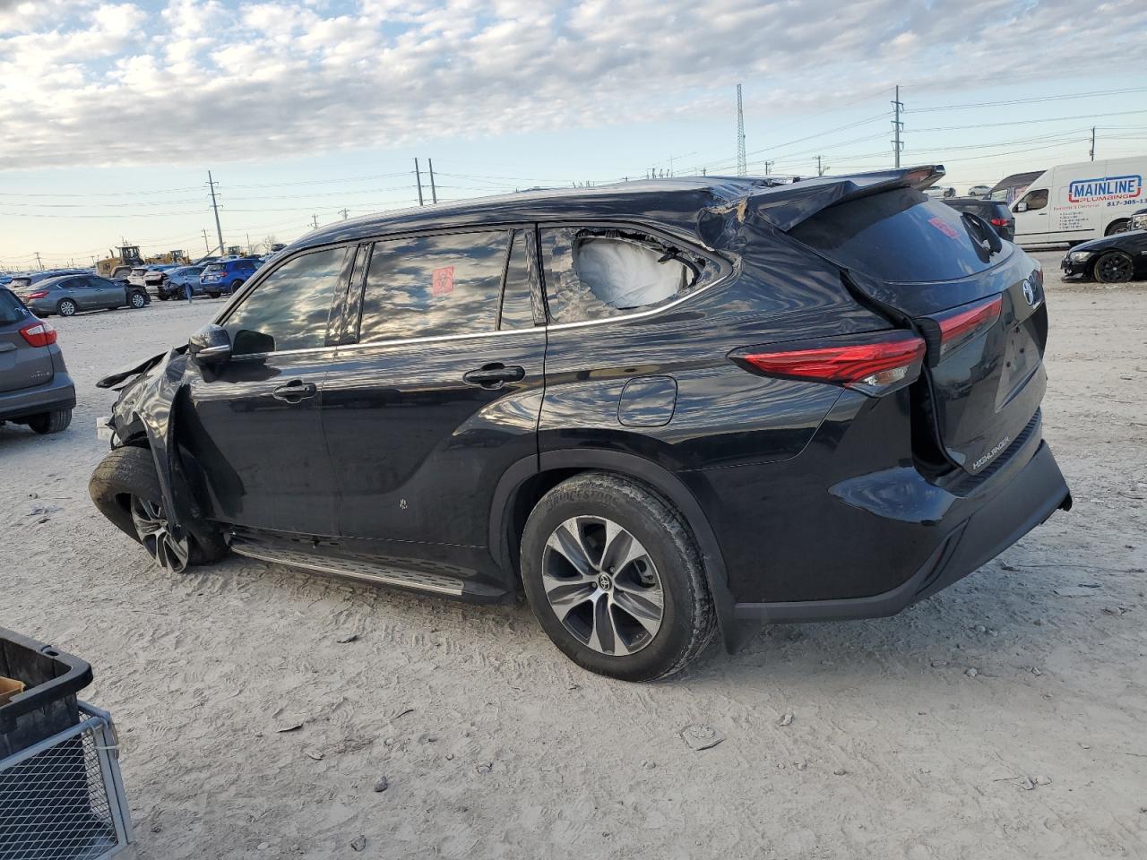 2022 TOYOTA HIGHLANDER XLE VIN:5TDGZRAH2NS141248