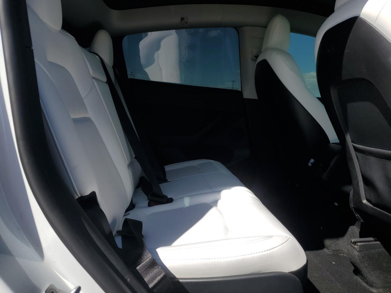 2022 TESLA MODEL Y  VIN:7SAYGAEE7NF539249
