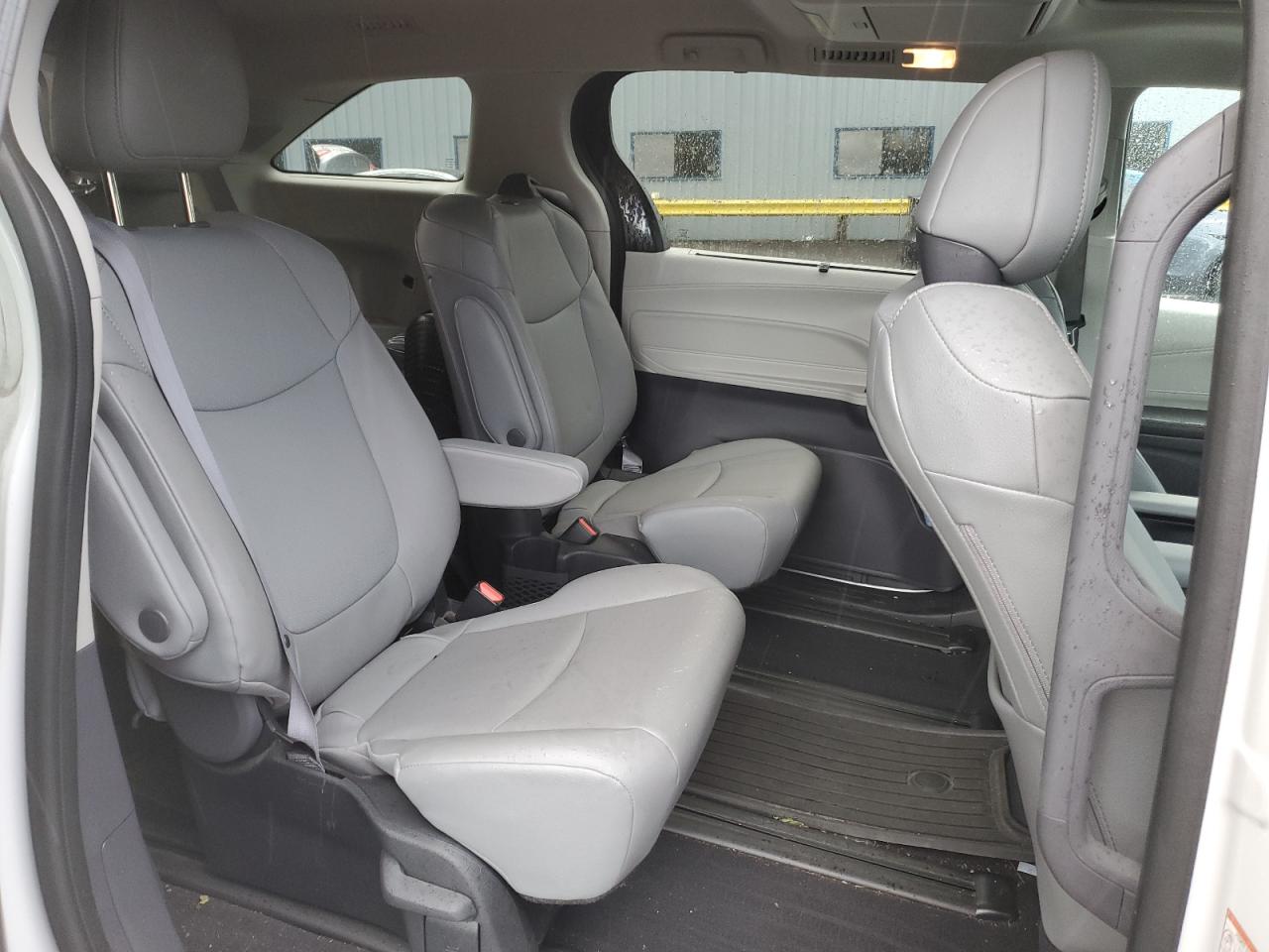 2022 TOYOTA SIENNA XLE VIN:5TDJRKEC6NS125999