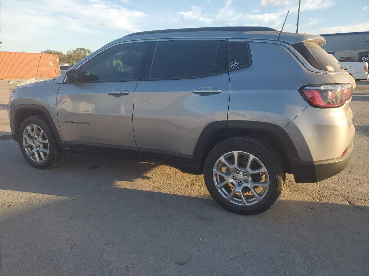 2023 JEEP COMPASS LATITUDE LUX VIN:3C4NJDFN2PT534434