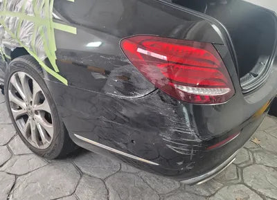 2019 Mercedes-Benz E 300 WDDZF4KB5KA683330 VIN:WDDZF4KB5KA683330