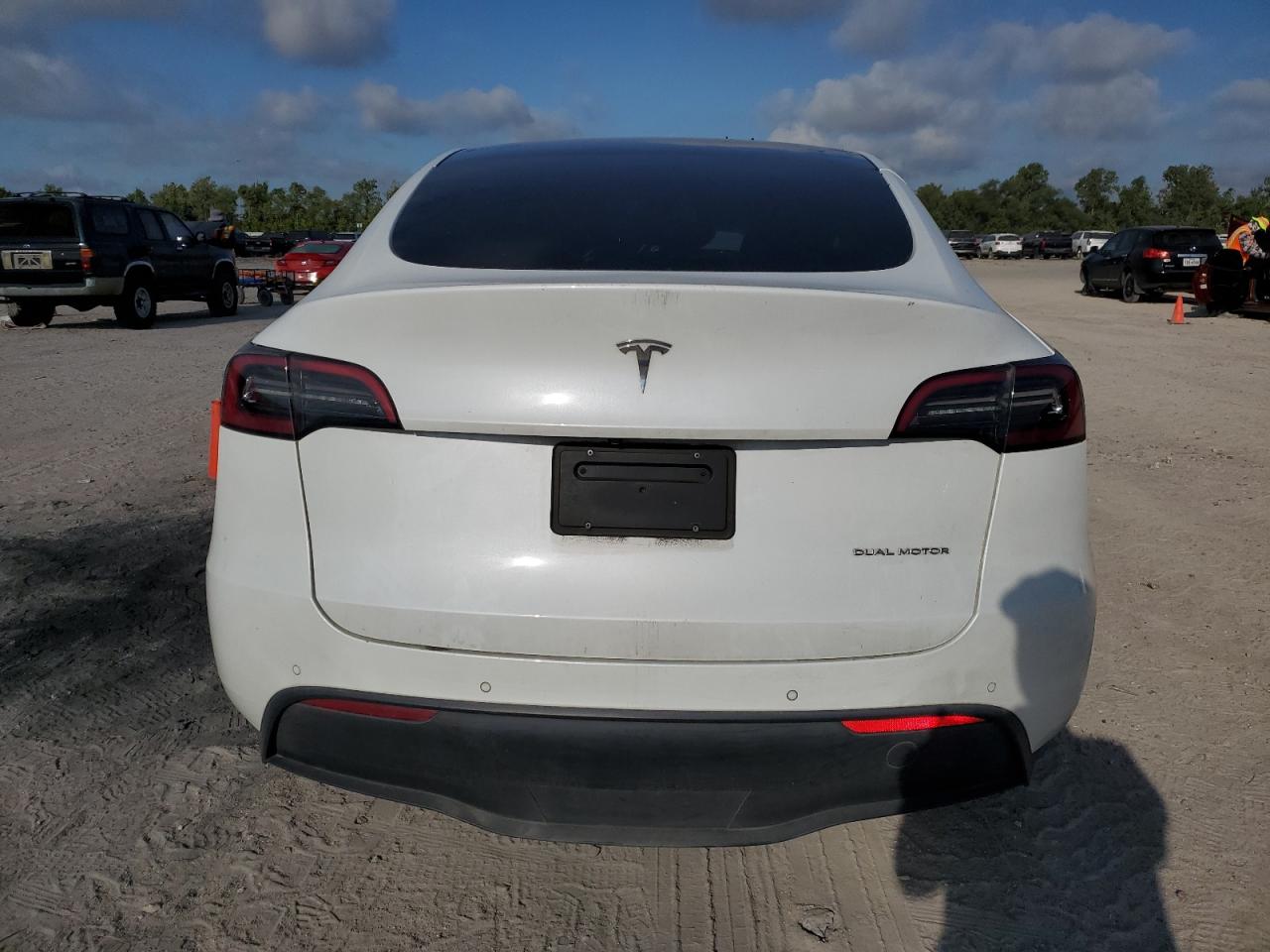 2022 TESLA MODEL Y  VIN:7SAYGDEEXNF437882