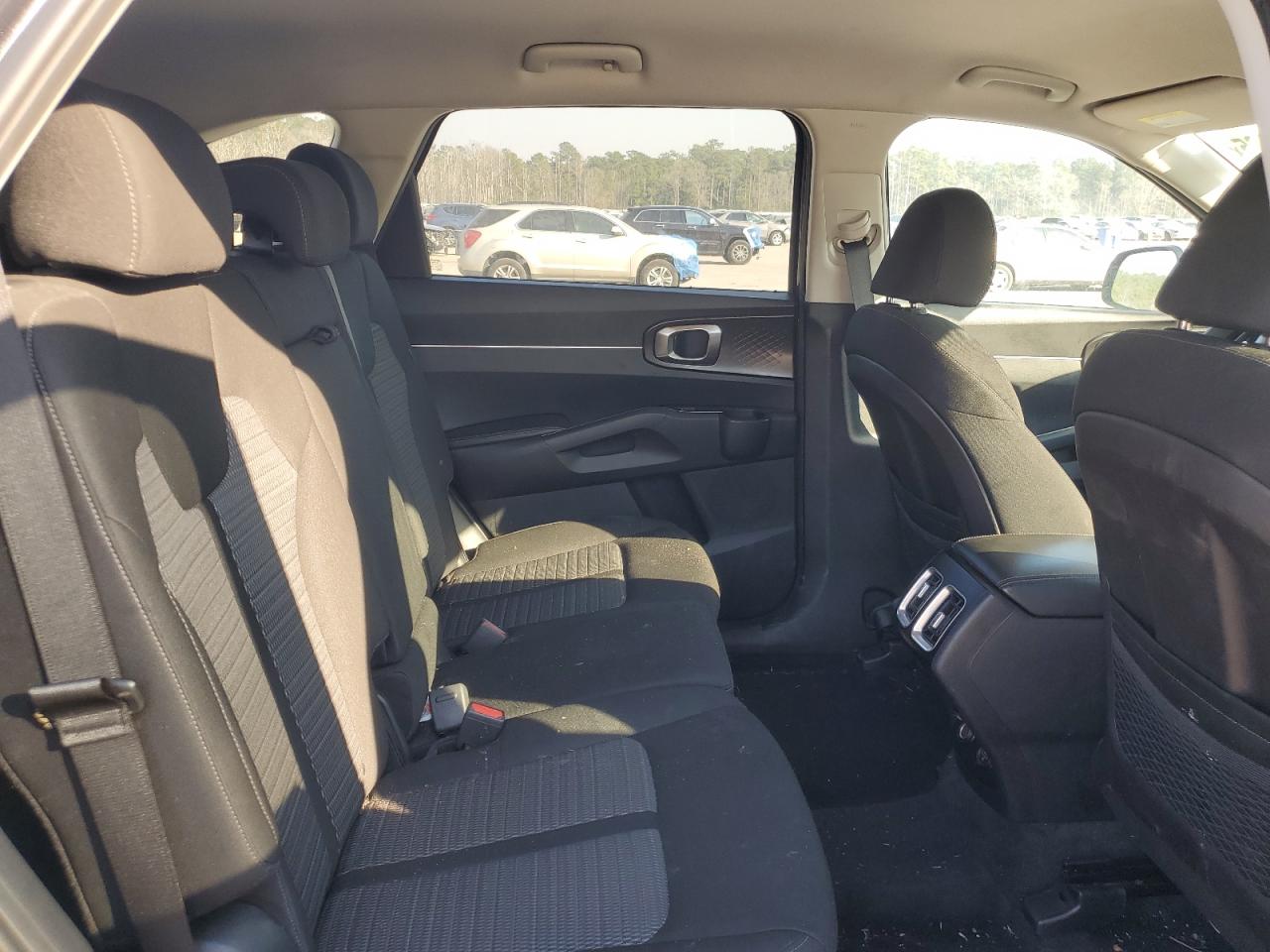 2022 KIA SORENTO LX VIN:5XYRG4LC6NG076825