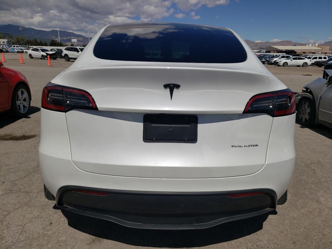 2023 TESLA MODEL Y  VIN:7SAYGDEE7PF815529