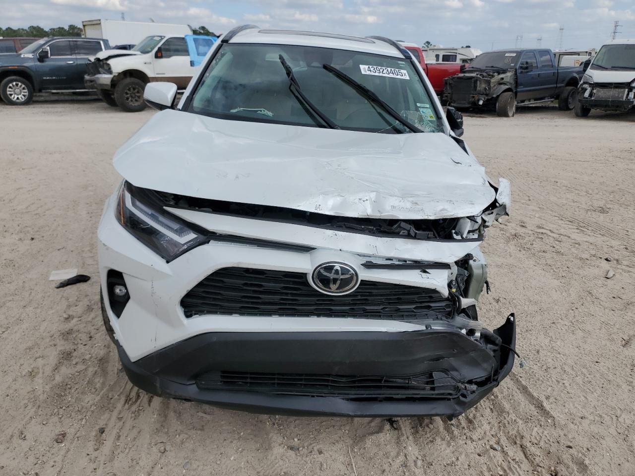 2024 TOYOTA RAV4 XLE PREMIUM VIN:2T3C1RFV3RW352290