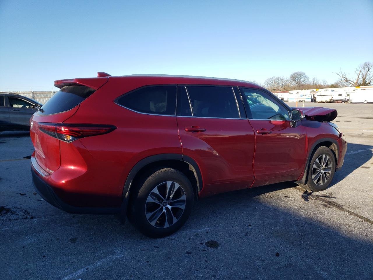 2022 TOYOTA HIGHLANDER XLE VIN:5TDGZRBH4NS183905