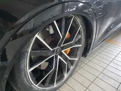 2020 Audi e-tron VIN: