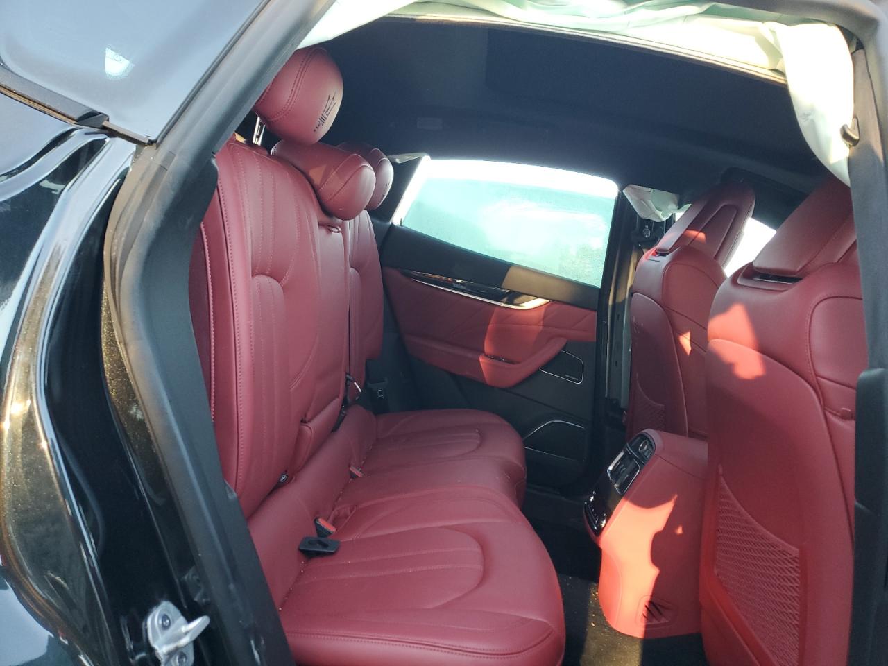 2022 MASERATI LEVANTE MODENA VIN:ZN661ZUM5NX396321