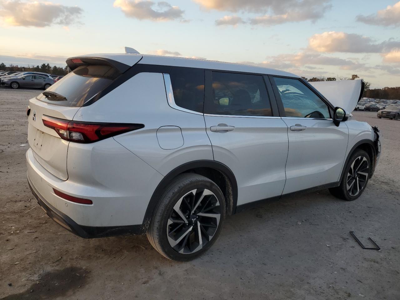 2022 MITSUBISHI OUTLANDER ES VIN:JA4J4TA80NZ048531