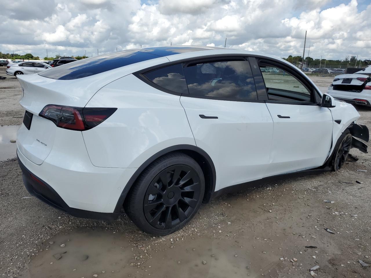 2022 TESLA MODEL Y  VIN:7SAYGDEE6NF425700