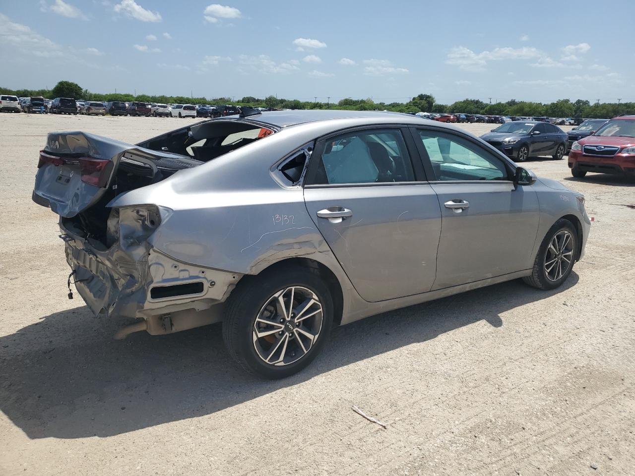 2022 KIA FORTE FE VIN:3KPF24AD8NE457537