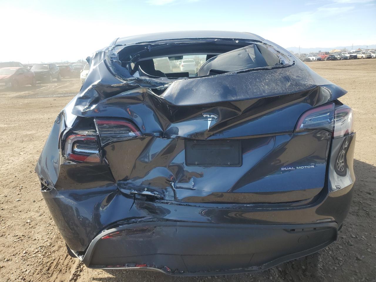 2024 TESLA MODEL Y  VIN:7SAYGDEE6RA256328