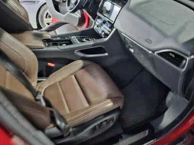 2016 Jaguar F-Pace VIN: