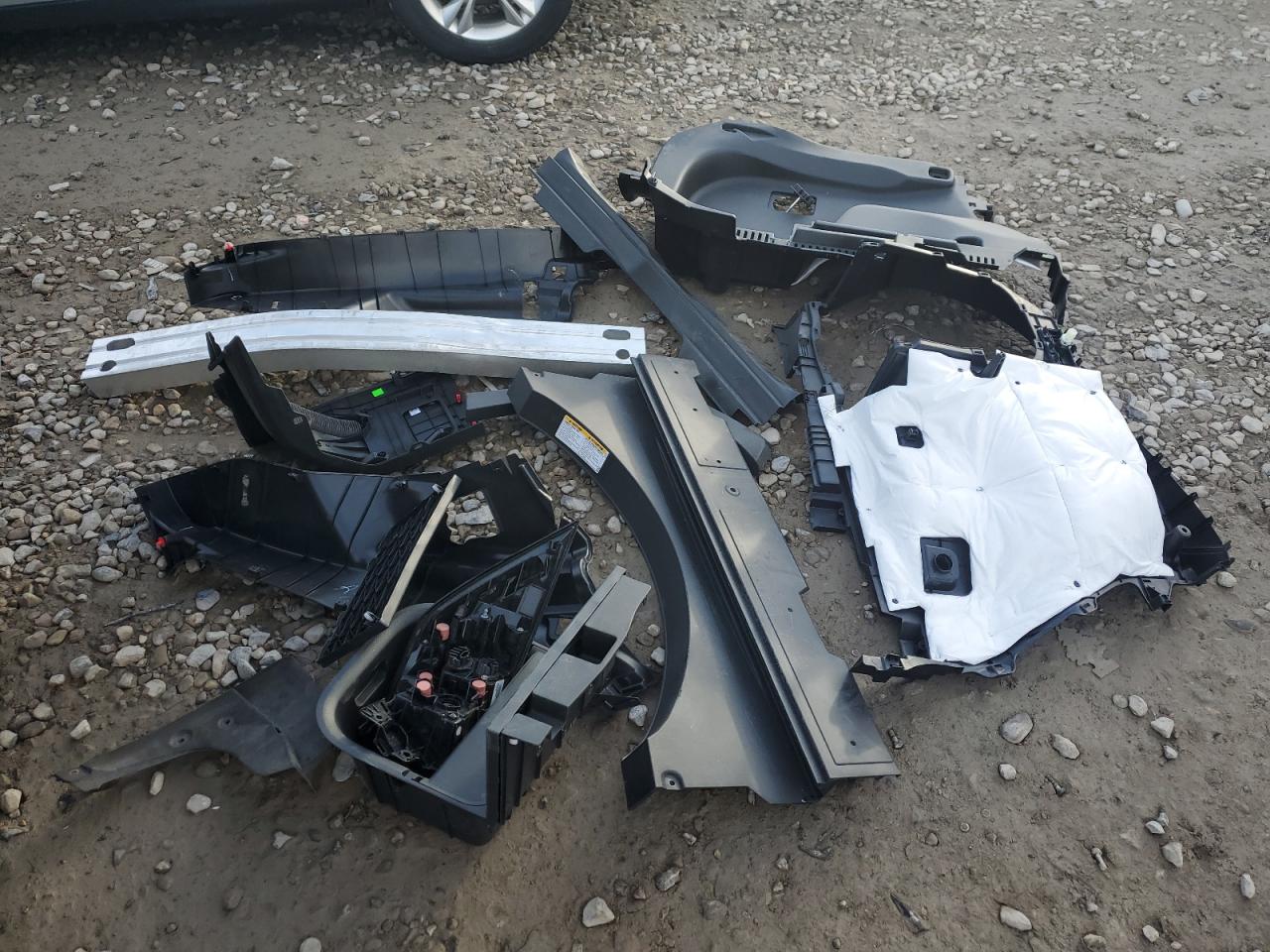 2024 TOYOTA RAV4 XLE VIN:2T3RWRFV9RW213082