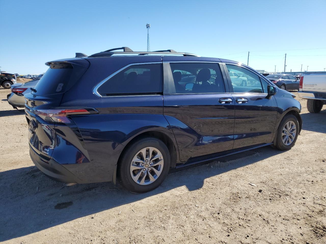 2023 TOYOTA SIENNA XLE VIN:5TDJSKFC6PS088958