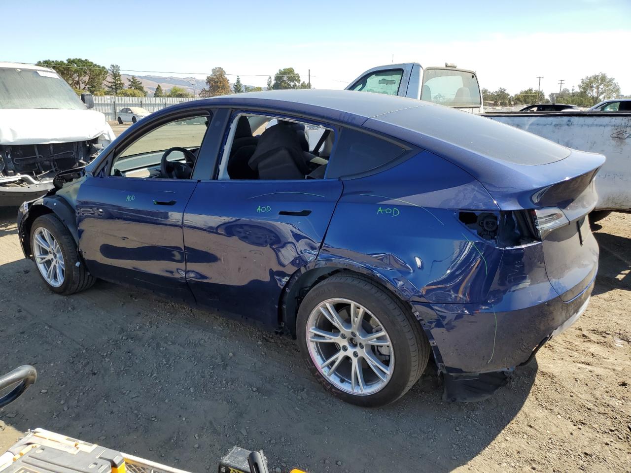 2023 TESLA MODEL Y  VIN:7SAYGDEE6PF603320