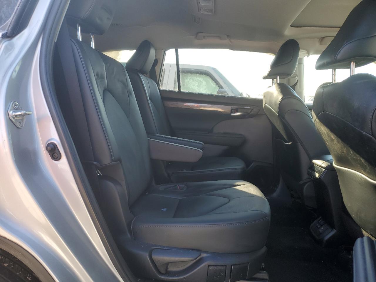 2022 TOYOTA HIGHLANDER LIMITED VIN:5TDDZRBH4NS188833