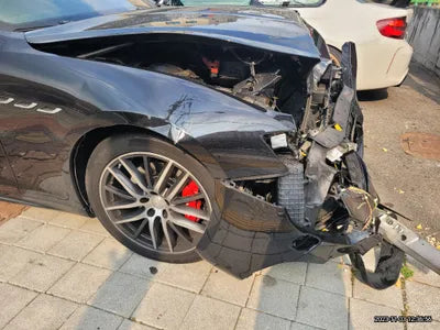 2016 Maserati Ghibli VIN: