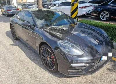 2017 Porsche Panamera VIN:
