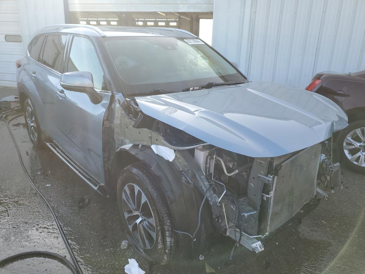 2022 TOYOTA HIGHLANDER XLE VIN:5TDGZRAH8NS094257