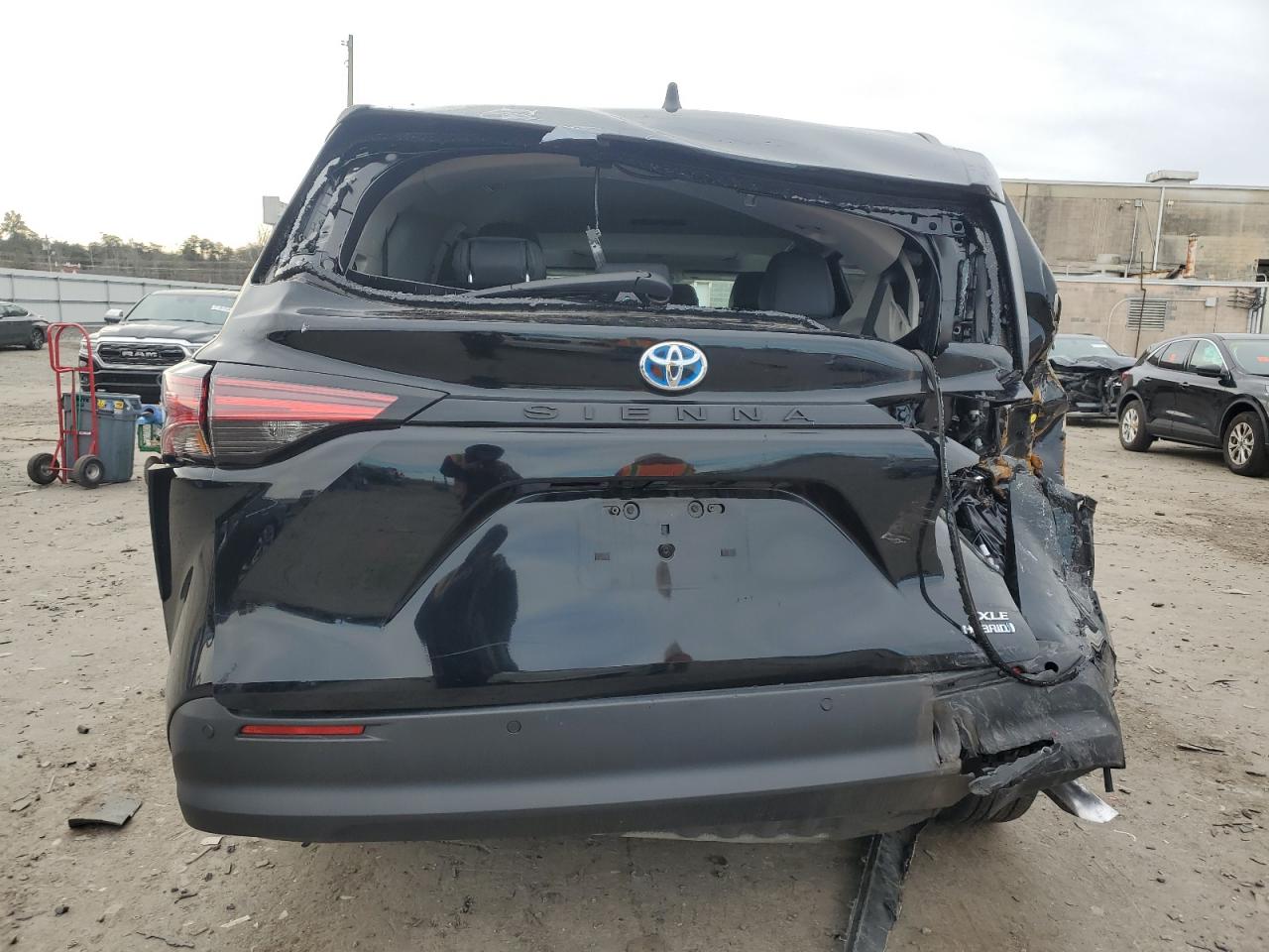 2022 TOYOTA SIENNA XLE VIN:5TDYRKEC3NS131385