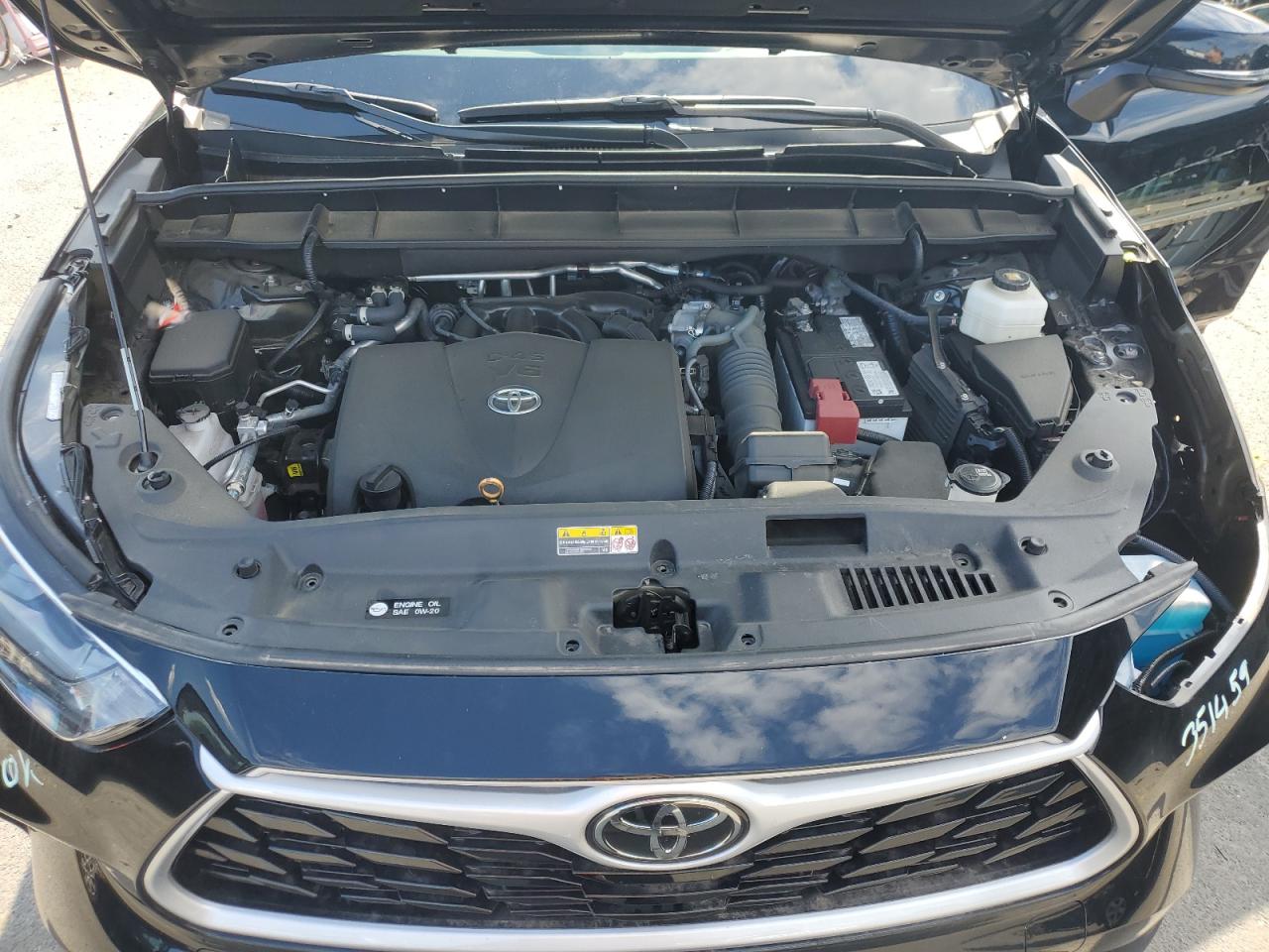 2022 TOYOTA HIGHLANDER XLE VIN:5TDHZRBH4NS581877