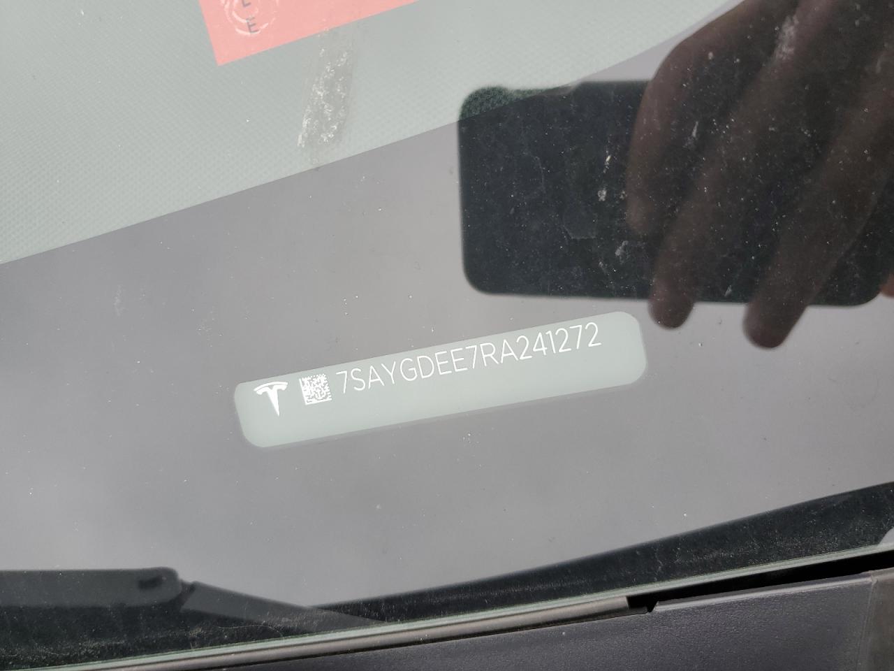 2024 TESLA MODEL Y  VIN:7SAYGDEE7RA241272