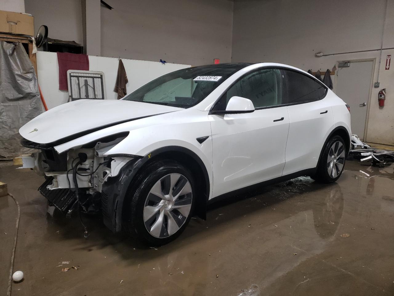2023 TESLA MODEL Y  VIN:7SAYGDEE2PF601838