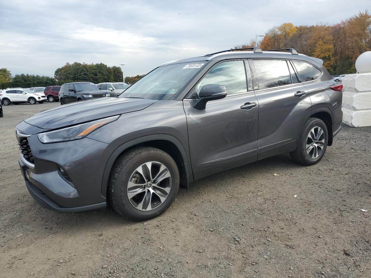 2022 TOYOTA HIGHLANDER XLE VIN:5TDGZRBH2NS230171