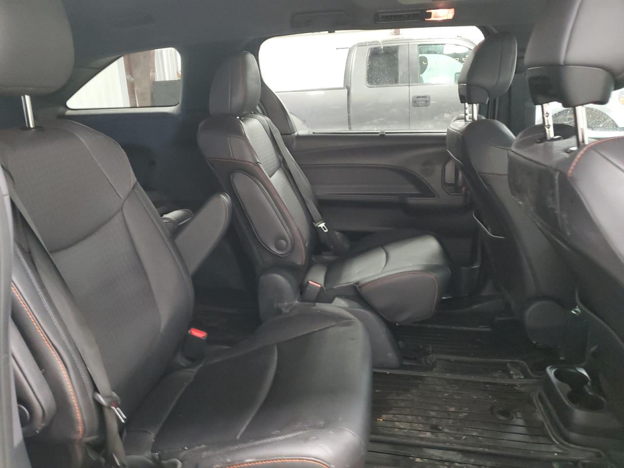 2024 TOYOTA SIENNA XSE VIN:5TDDSKFC2RS117341