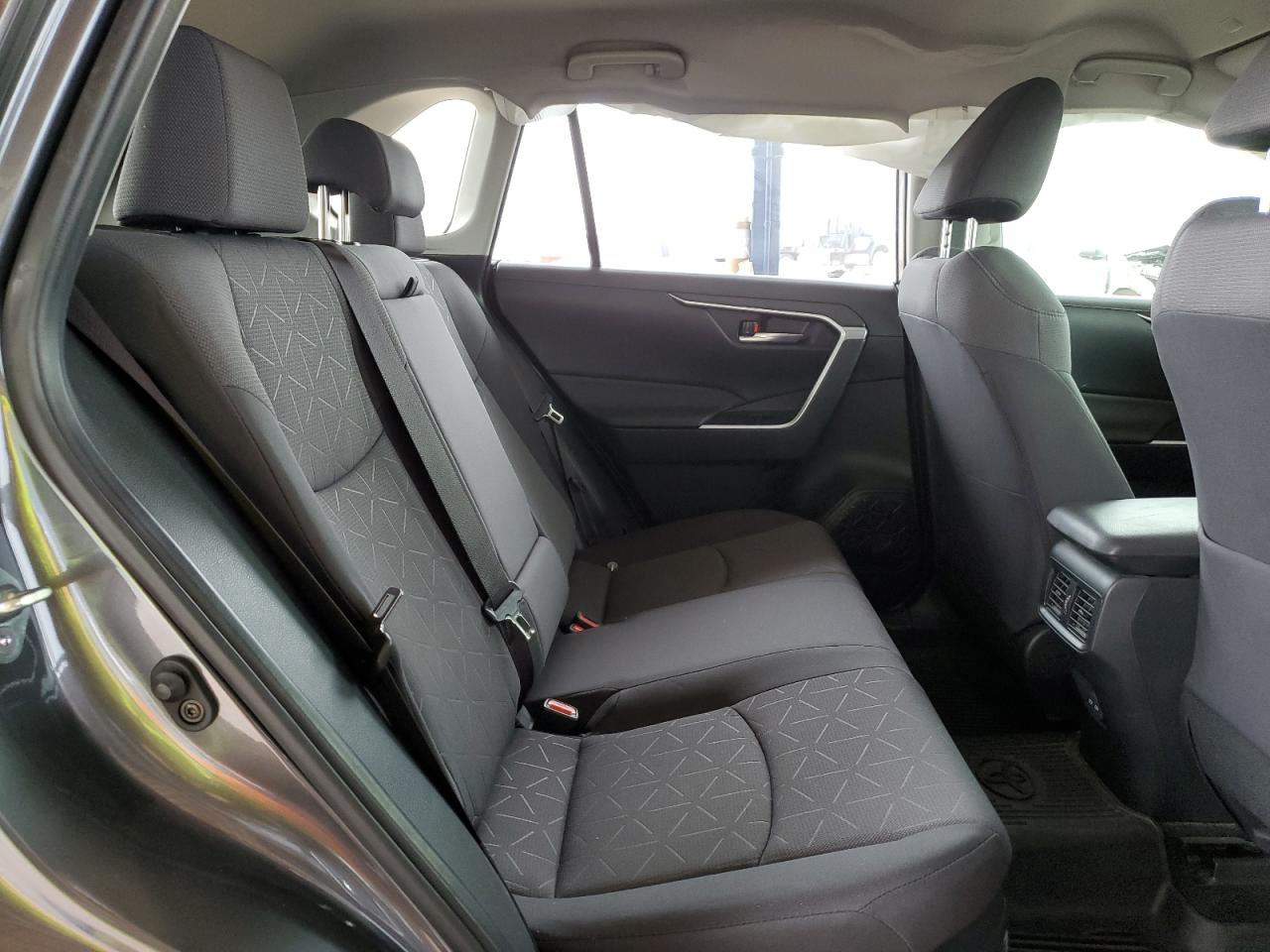2023 TOYOTA RAV4 XLE VIN:JTMRWRFV7PD182098