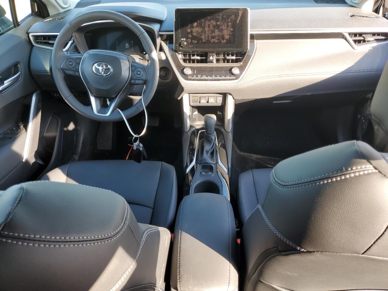 2024 TOYOTA COROLLA CROSS XLE VIN:7MUDAABG7RV090584