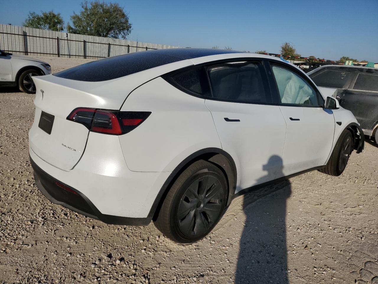 2024 TESLA MODEL Y  VIN:7SAYGDEE7RA333742