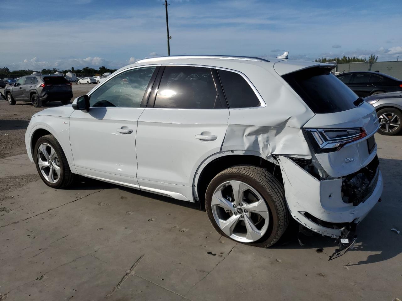 2024 AUDI Q5 PREMIUM PLUS 45 VIN:WA1EAAFY5R2093700