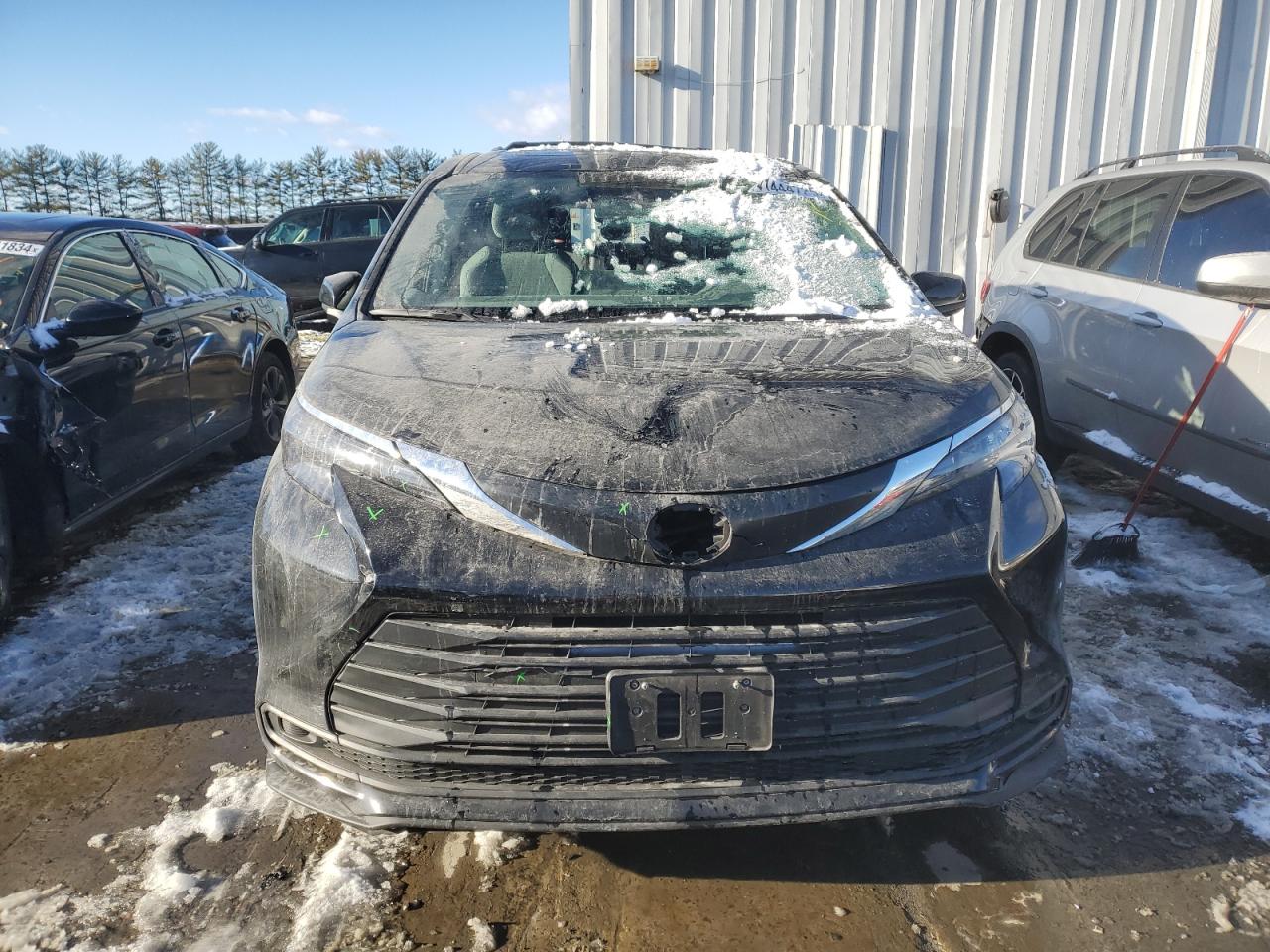 2024 TOYOTA SIENNA LE VIN:3CZRZ2H52RM736564