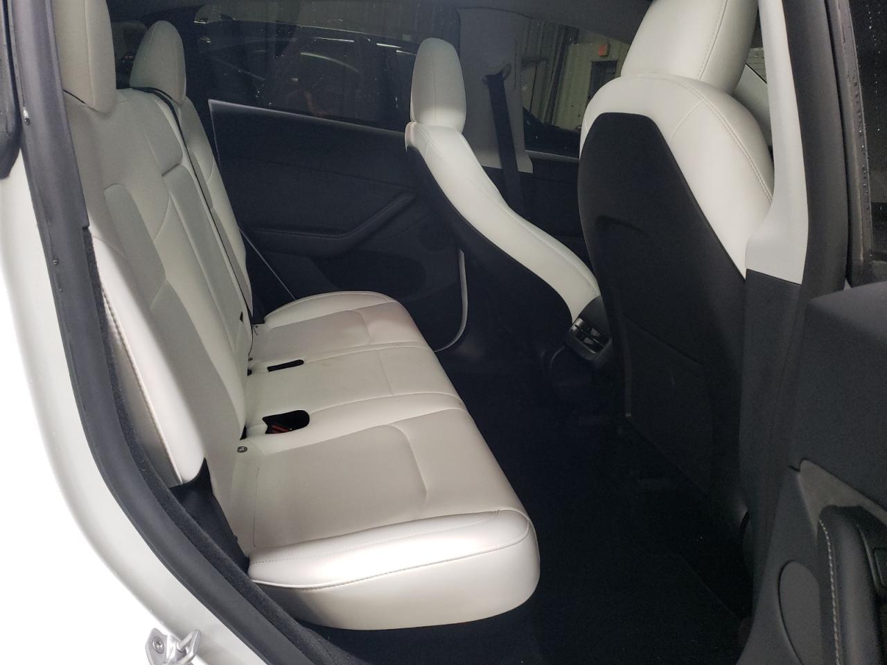 2024 TESLA MODEL Y  VIN:7SAYGDEE8RA278363