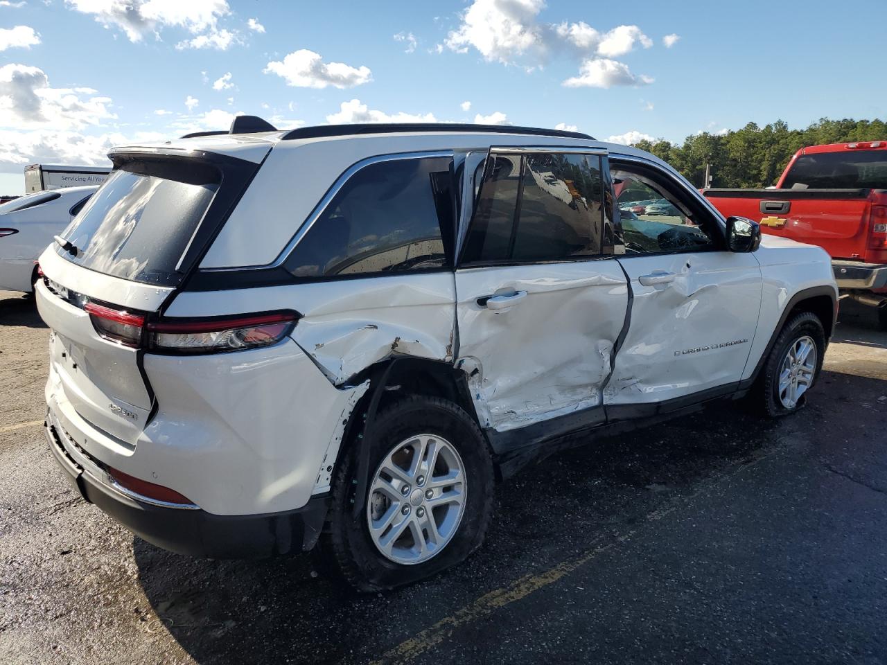 2024 JEEP GRAND CHEROKEE LAREDO VIN:1C4RJHAG5R8592735