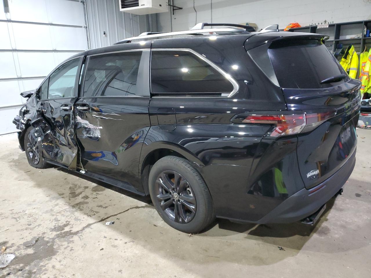 2024 TOYOTA SIENNA XSE VIN:5TDCSKFC3RS112161