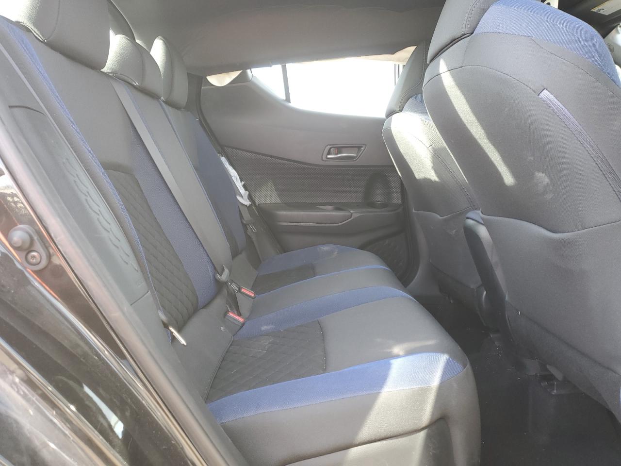 2022 TOYOTA C-HR XLE VIN:NMTKHMBX9NR141851