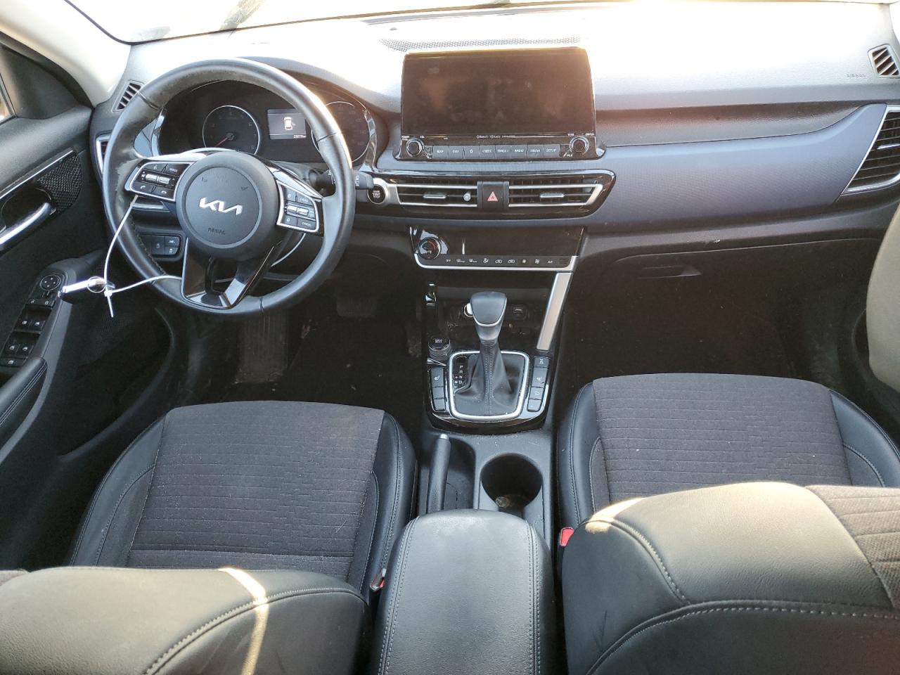 2022 KIA SELTOS NIGHTFALL VIN:KNDEUCA24N7283643