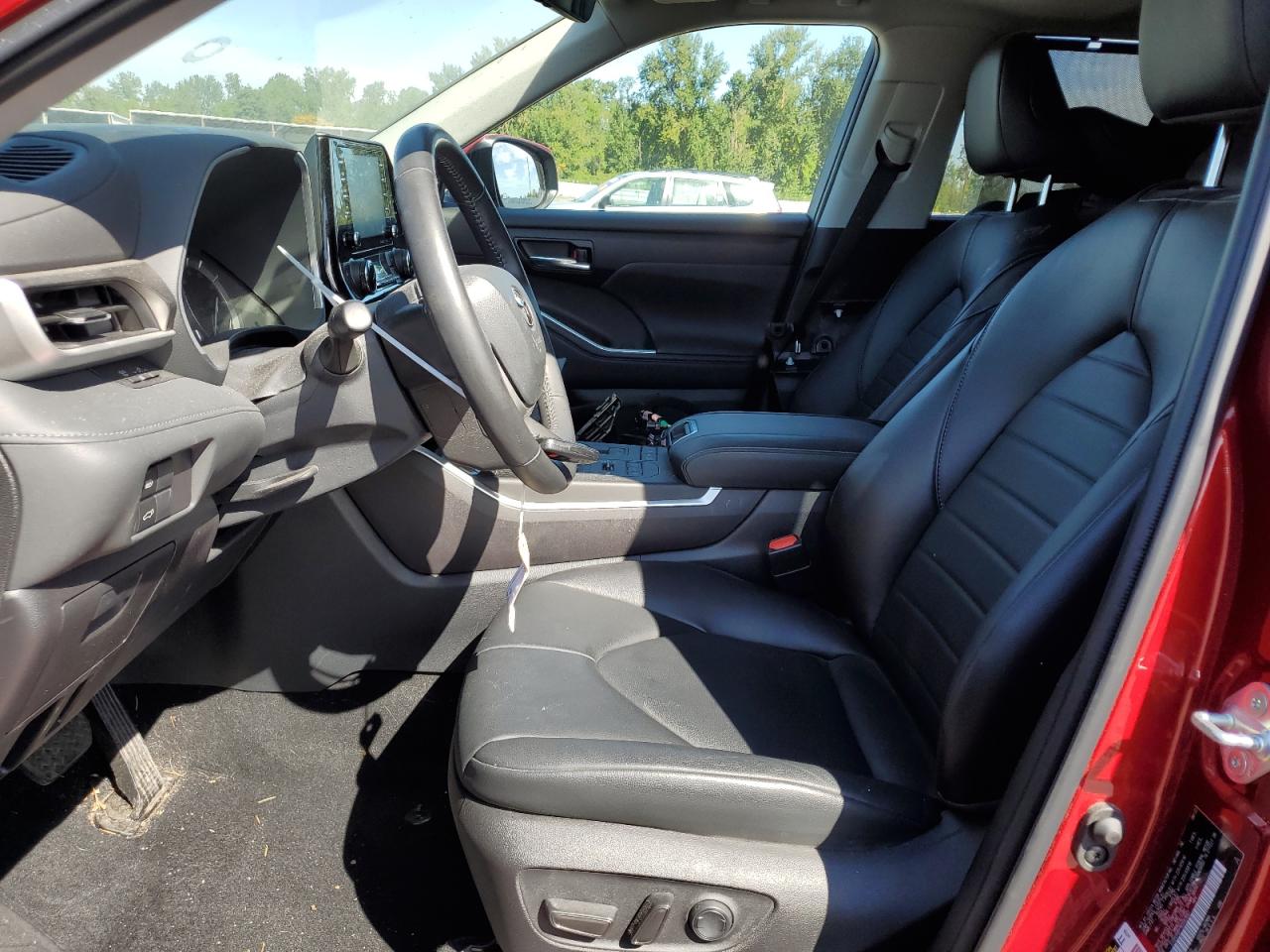 2022 TOYOTA HIGHLANDER XLE VIN:5TDHZRBH1NS587667