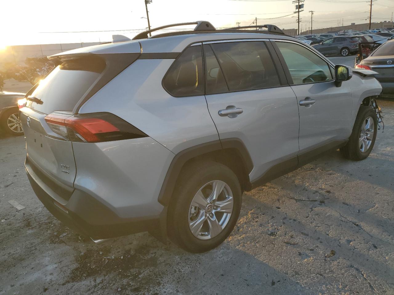 2024 TOYOTA RAV4 XLE VIN:2T3P1RFV2RW440295