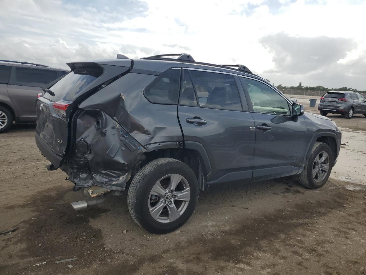 2022 TOYOTA RAV4 XLE VIN:JTMW1RFV6ND089457