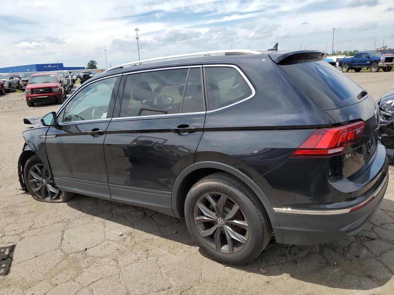 2023 VOLKSWAGEN TIGUAN SE VIN:3VVMB7AX4PM015805