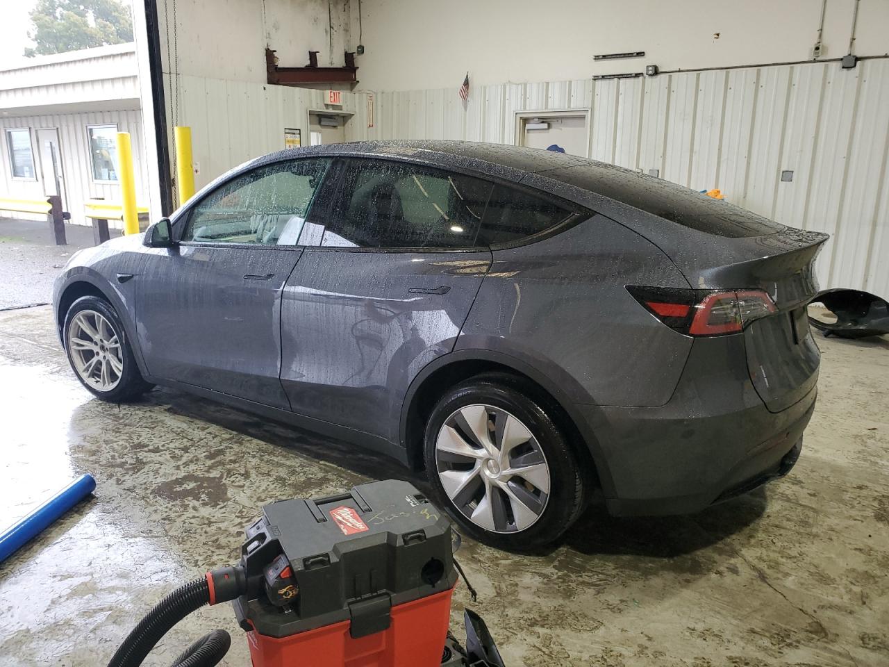 2023 TESLA MODEL Y  VIN:7SAYGDEE7PF926596