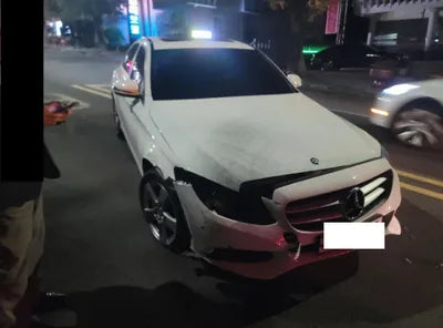 2017 Mercedes-Benz C 200 WDDWF4CB0HF412608 VIN:WDDWF4CB0HF412608