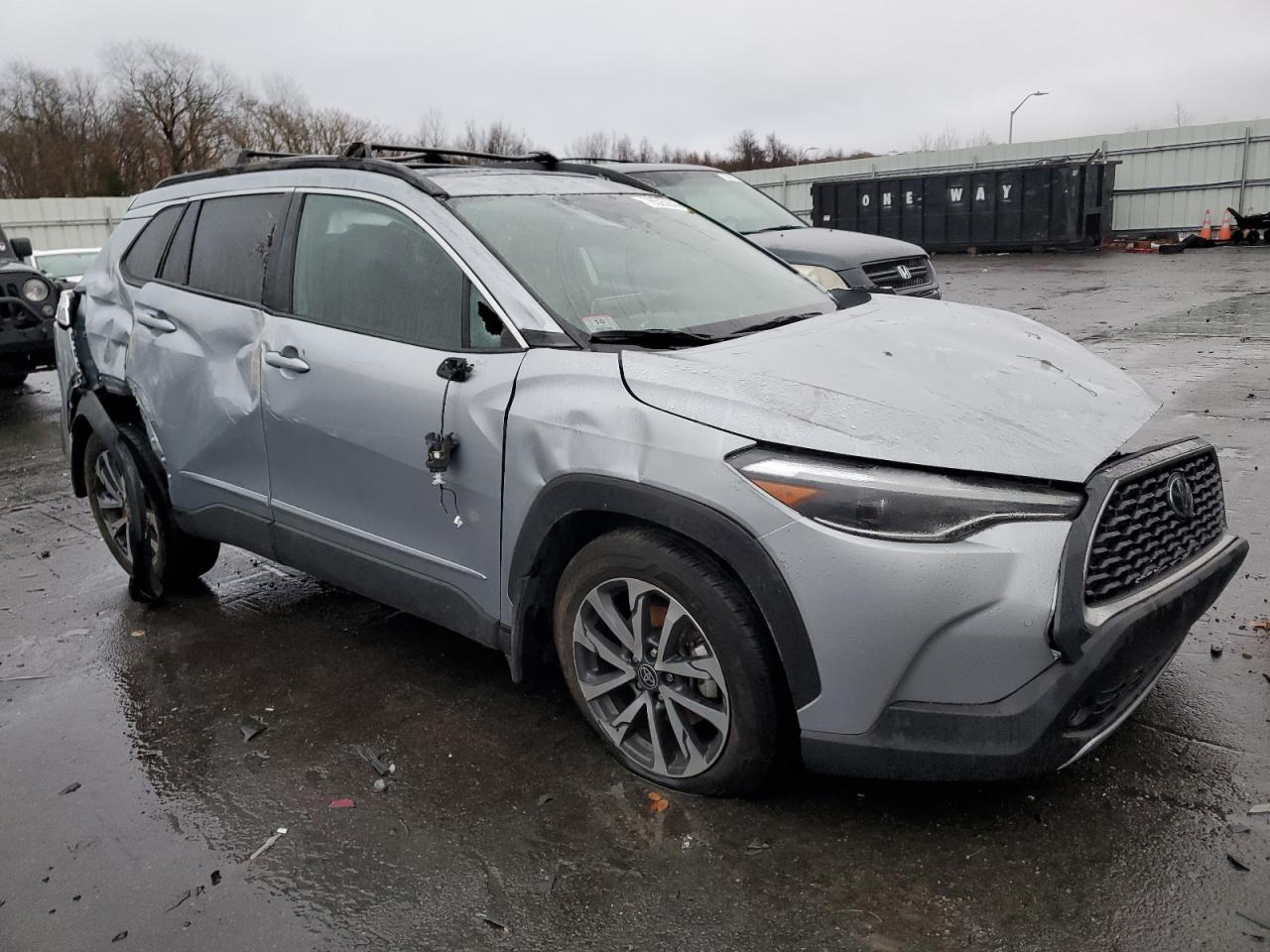 2022 TOYOTA COROLLA CROSS XLE VIN:7MUDAABG2NV031016