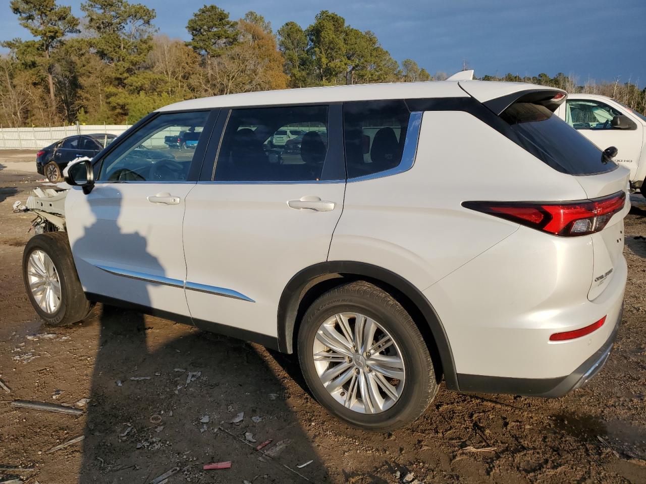 2023 MITSUBISHI OUTLANDER ES VIN:3C4PDDBG5CT246182